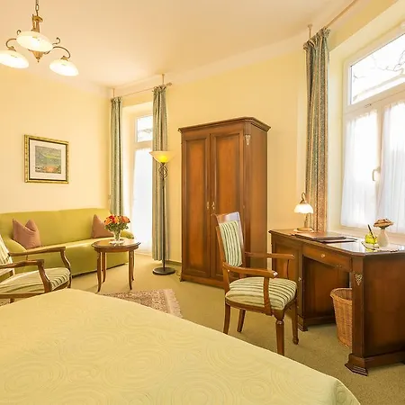Merkur Hotell *