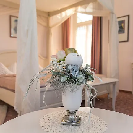 Merkur Hotell *