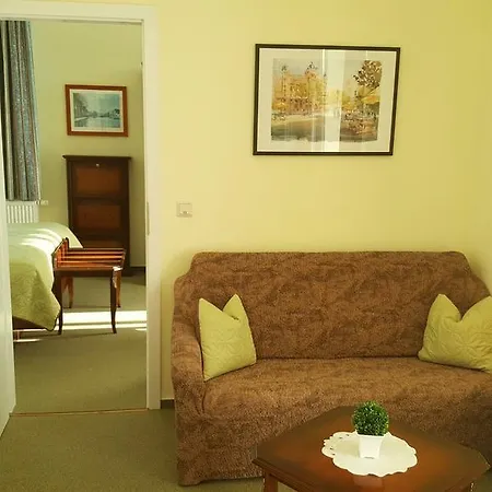 Hotel Merkur *
