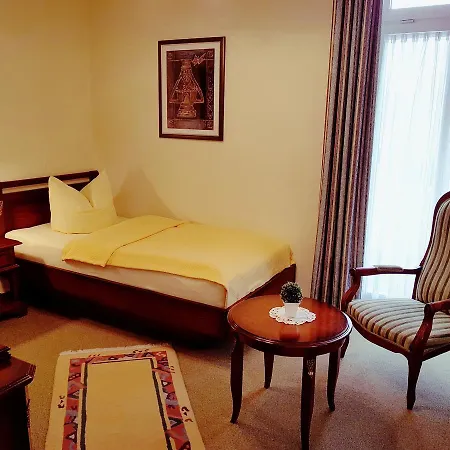 Merkur Hotell *